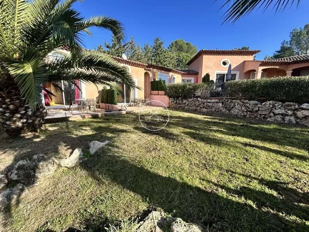 Maison à ROQUEBRUNE-SUR-ARGENS