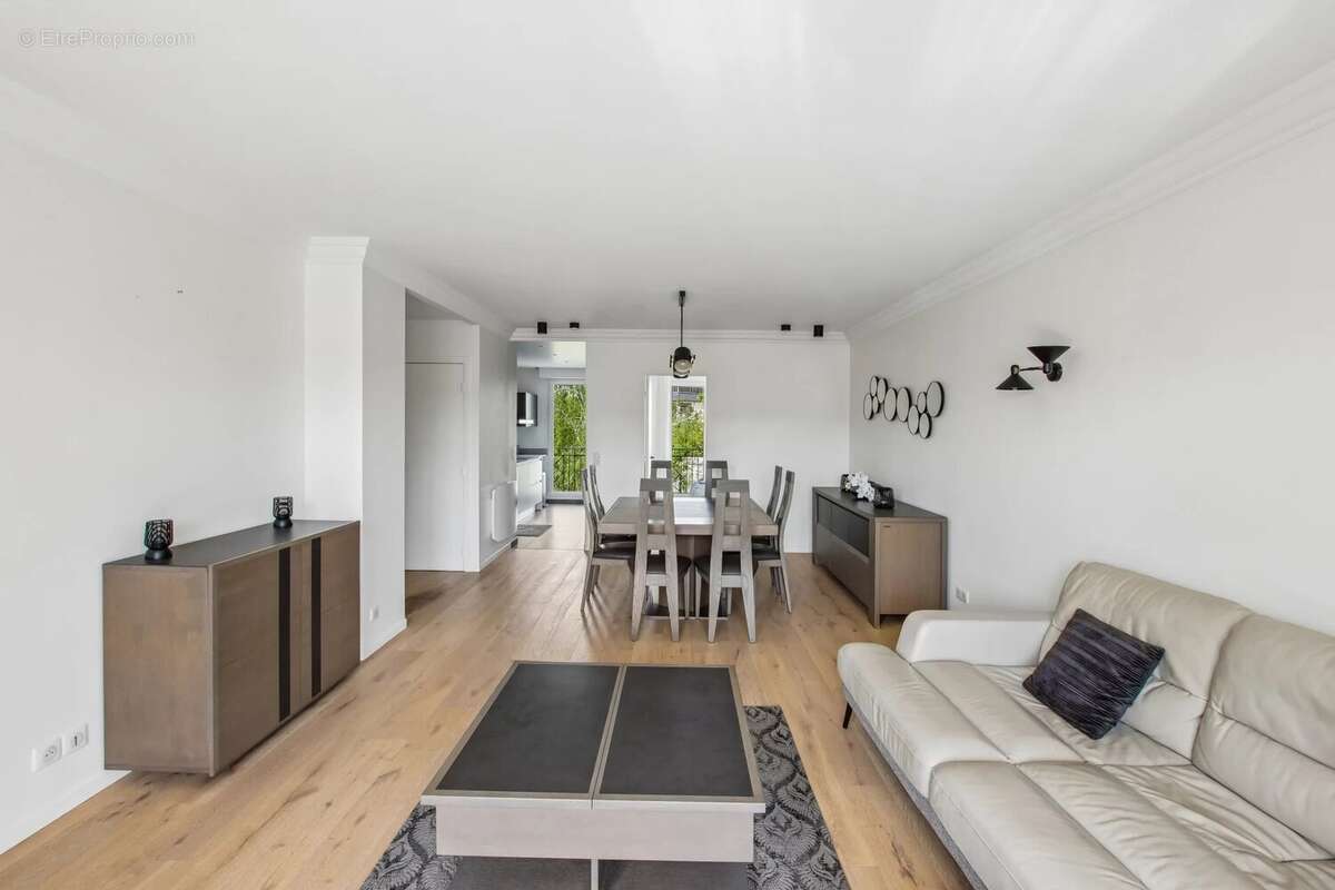 Appartement à SAINT-MAUR-DES-FOSSES