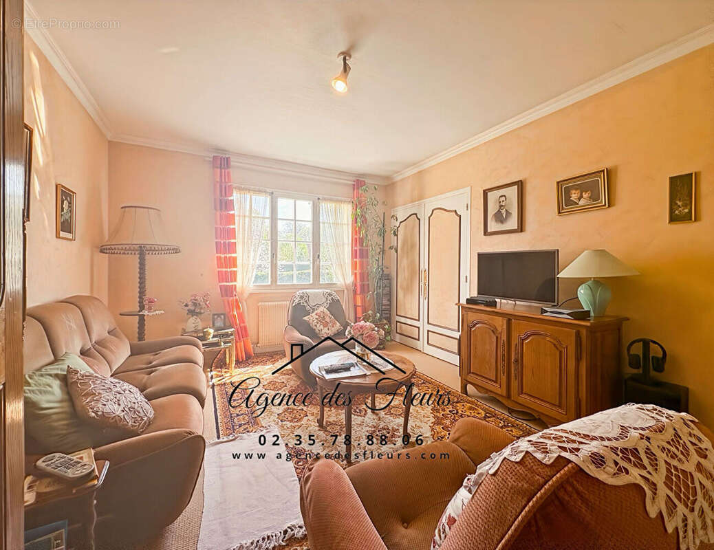 Maison à LA SAUSSAYE