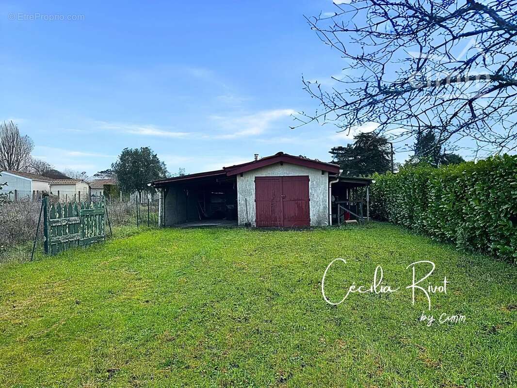 Maison à PRIGNAC-ET-MARCAMPS