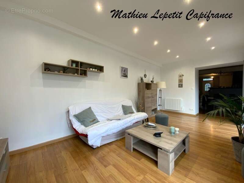 Dpt Dordogne (24), à vendre proche de SAVIGNAC LES EGLISES maison P7  138 M² sur terrain 460 M² - photo 10