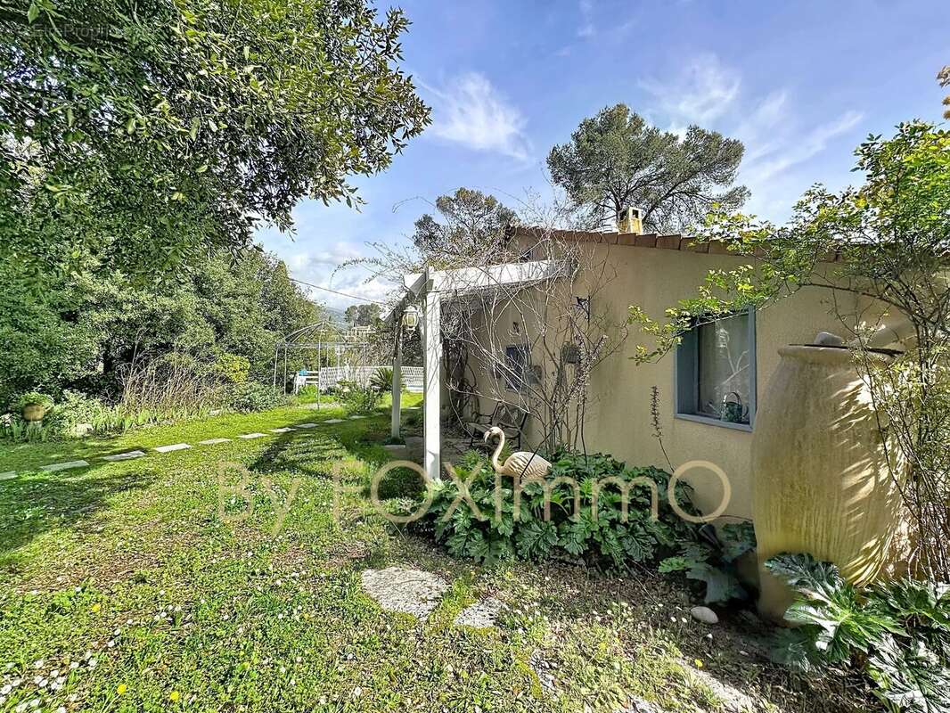 Maison à ROQUEFORT-LES-PINS