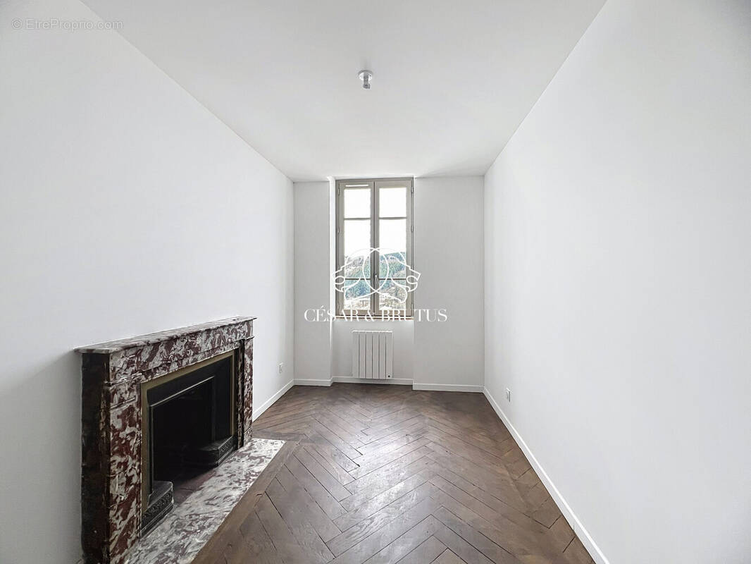 Appartement à THIZY
