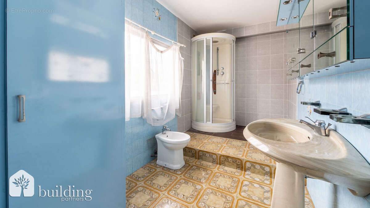 Maison à COURBEVOIE