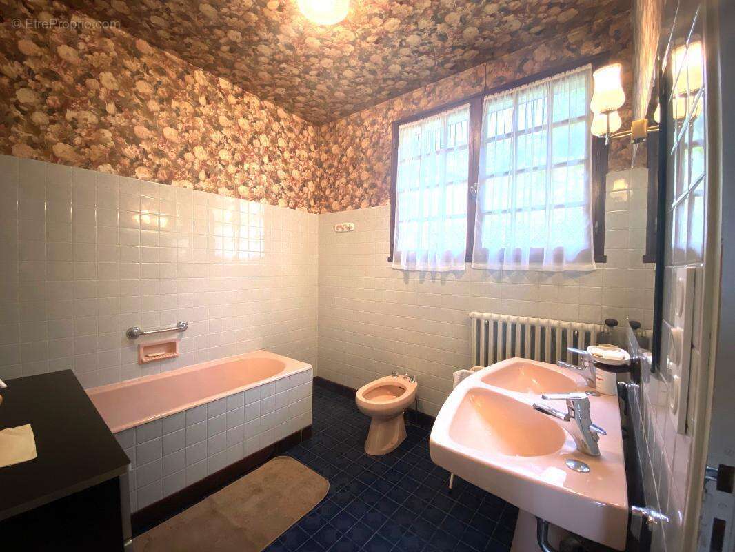 Maison à MOUSSEAUX-SUR-SEINE