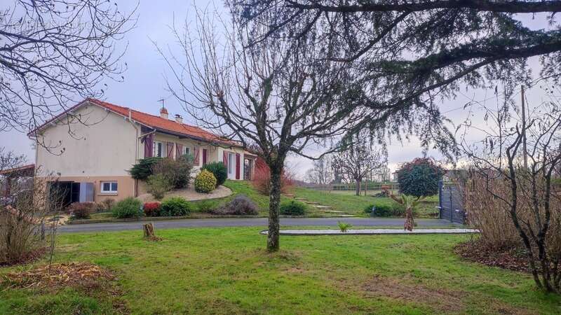 Maison à BRESSUIRE