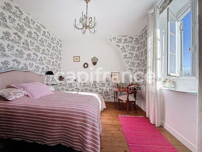 Maison à CHEILLE
