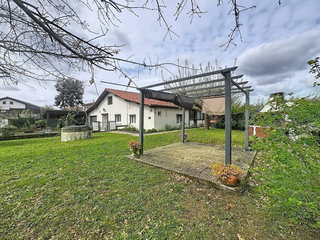 Maison à SAINT-PIERRE-DU-MONT