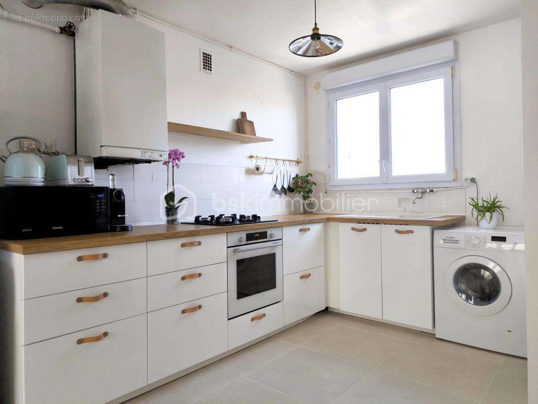 Appartement 63m² - 3 chambres - balcon - cave - Hyper centre Vannes - photo 4