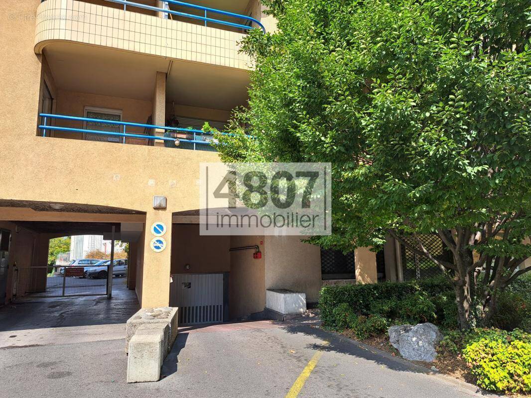 Parking à ANNEMASSE