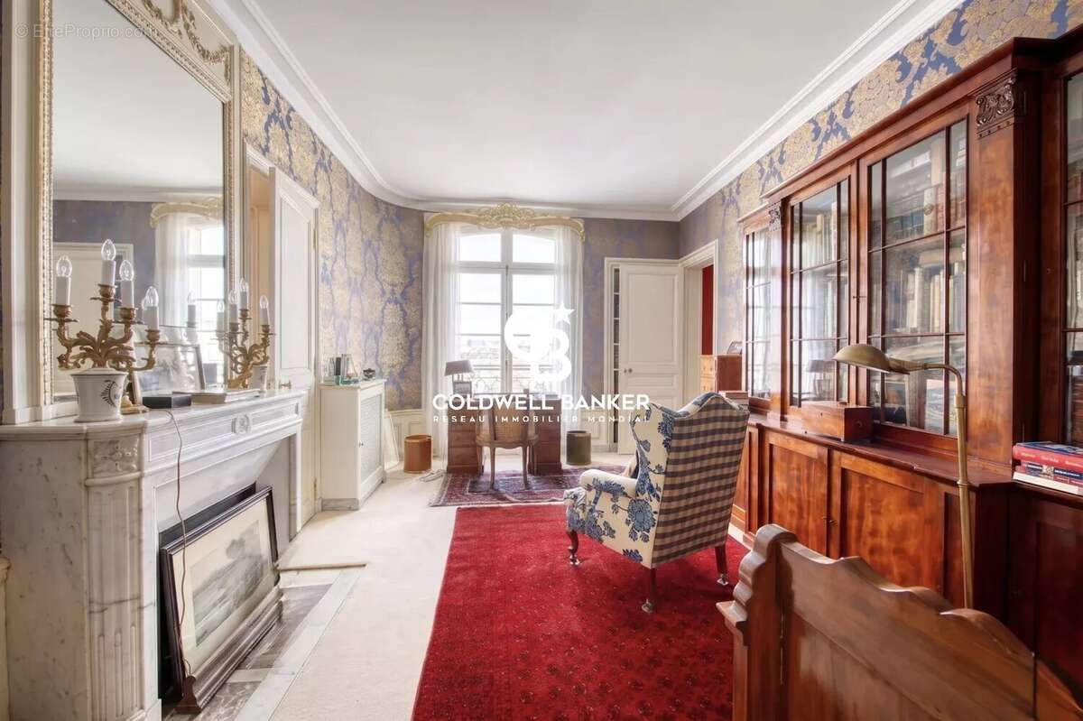 Appartement à PARIS-8E