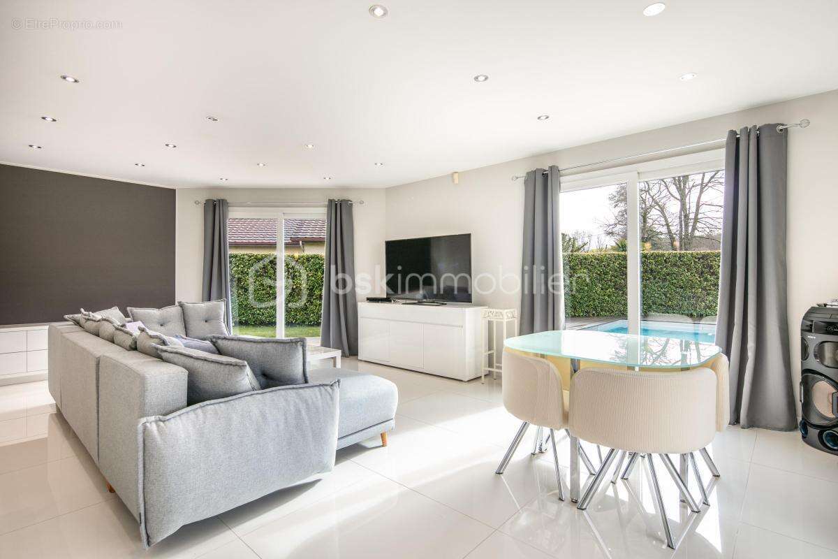 Maison à BEAUCROISSANT