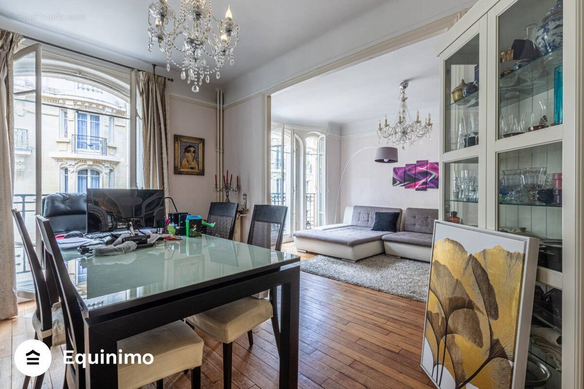 Appartement à PARIS-15E