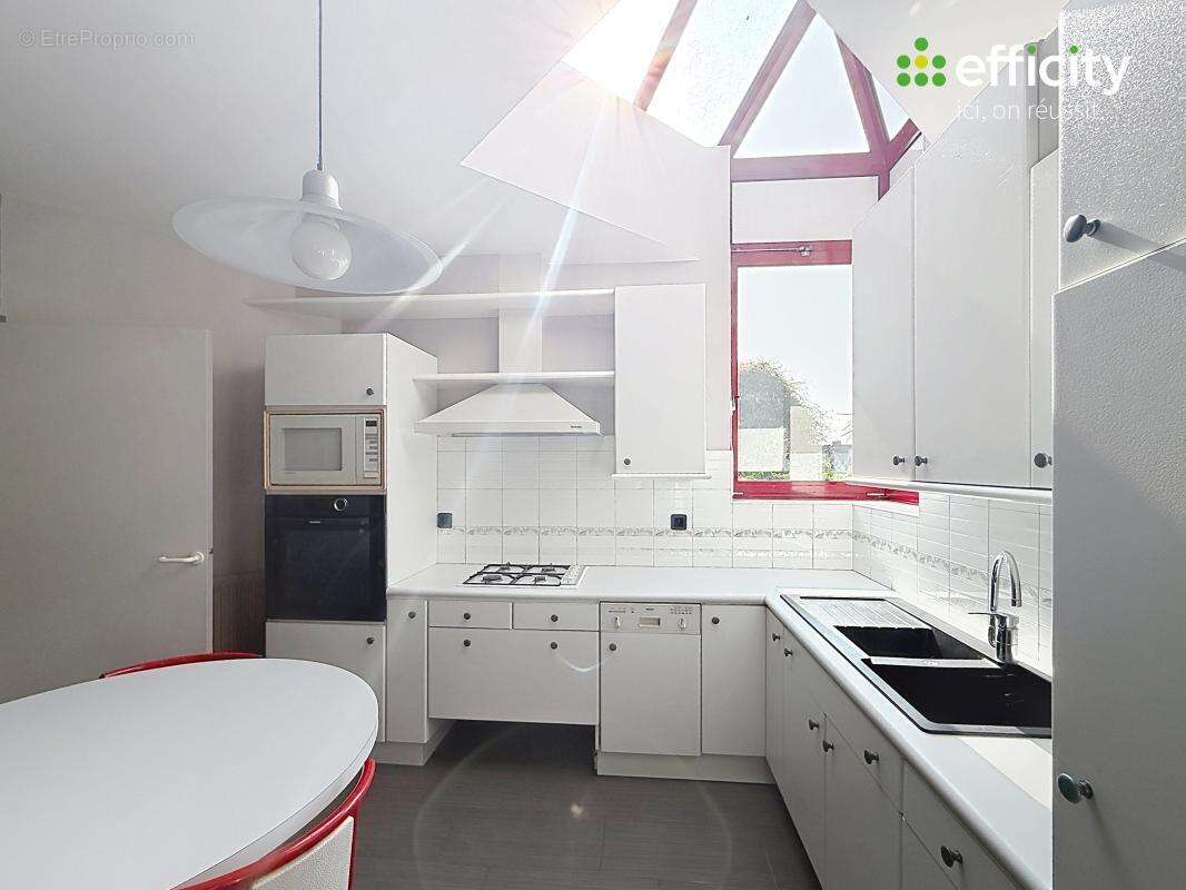 Maison 142 m² à Saint-Gregoire  - photo 8