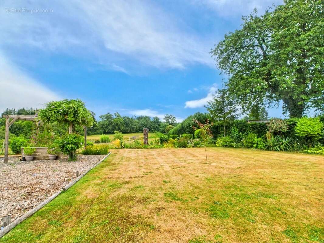 Propriété de charme avec lac, prairie, piscine et dépendances - photo 18