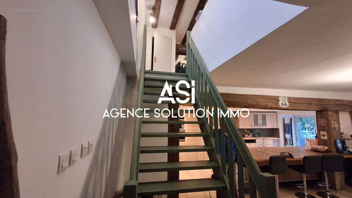 Maison à SAINT-GEORGES-LE-GAULTIER