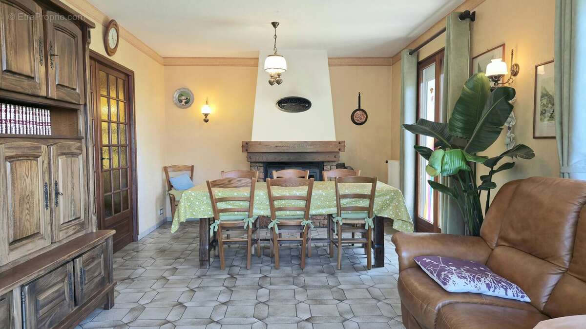 Vovray-en-Bornes : Maison individuelle de type 7 avec jardin - photo 6