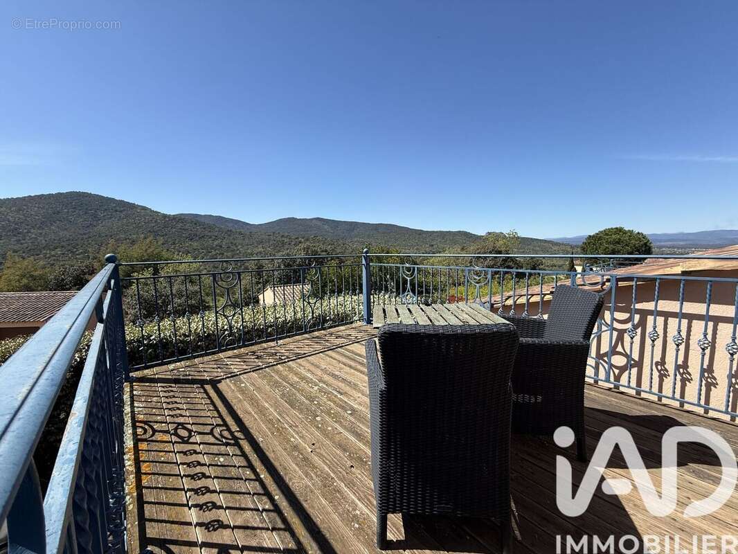 Photo 2 - Maison à ROQUEBRUNE-SUR-ARGENS