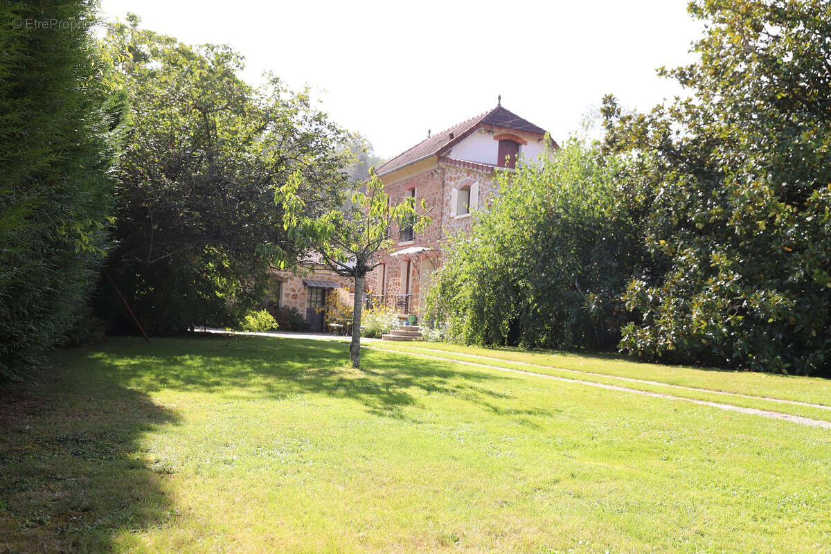 Maison à BURES-SUR-YVETTE