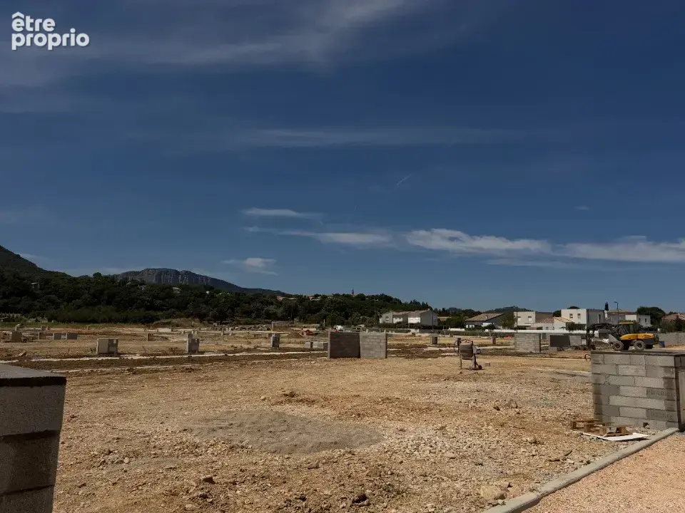 Photo Terrain à Saint-Mathieu-De-Treviers au prix de 156 000€