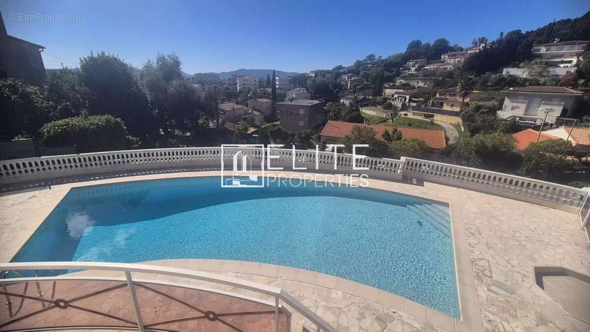 Appartement à LE CANNET