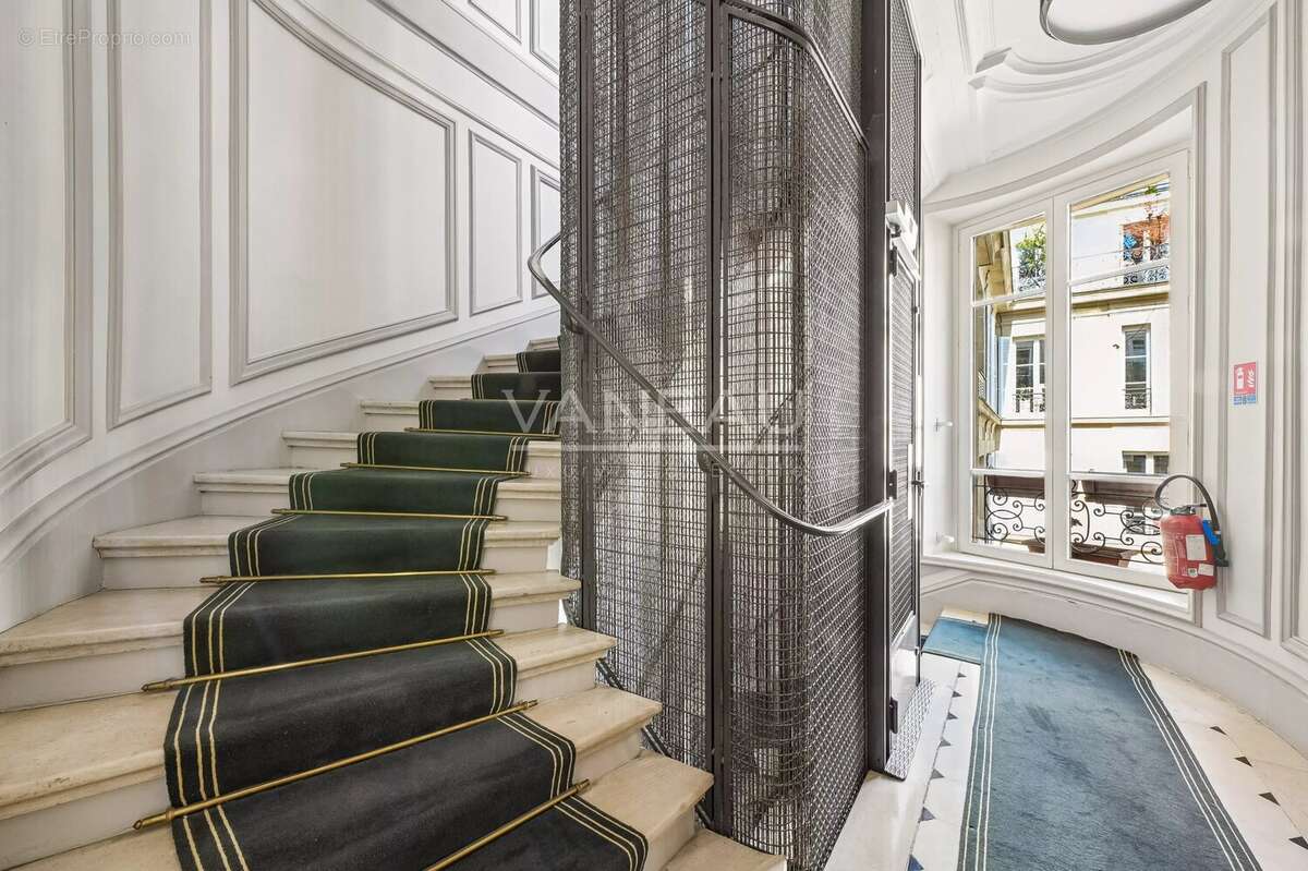 Appartement à PARIS-9E