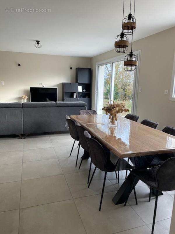 Maison à SAINT-JUNIEN