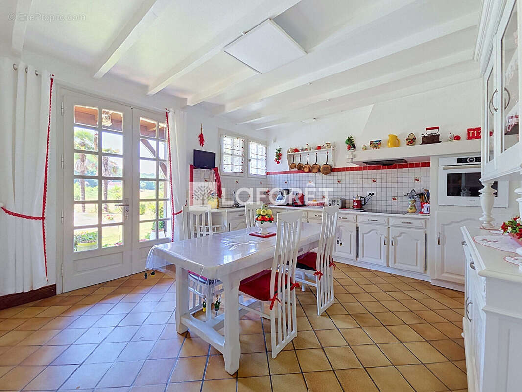 Demeure avec piscine Lagor 5 pièce(s) 165m² - photo 11