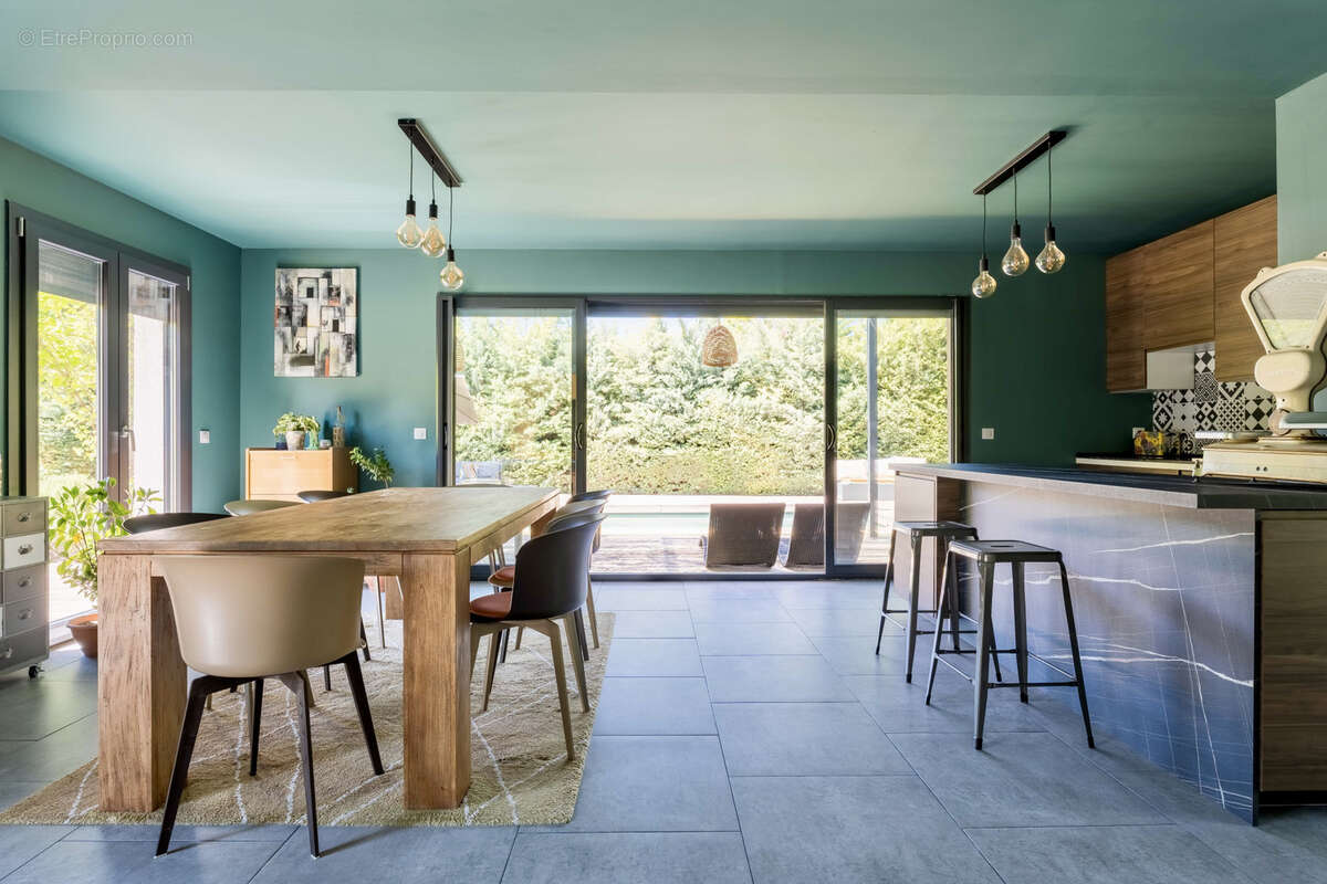 Appartement à PEYNIER