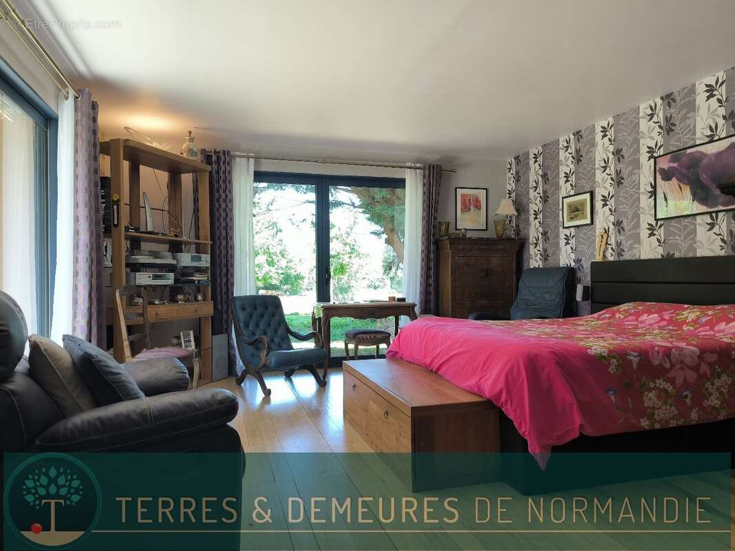 A 5 minutes de beuzeville (27210), magnifique propriete normande avec dependances, piscine interieur et parc de 1.6 hectares. - photo 11