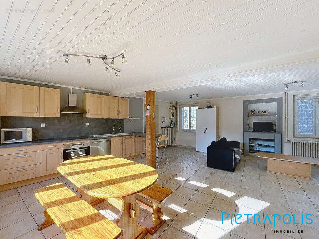 Maison à MONTVERDUN