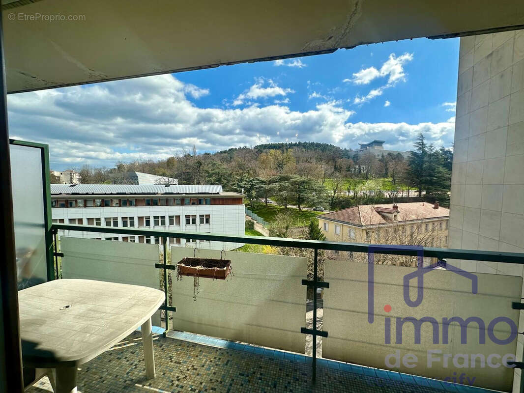 Appartement à SAINT-ETIENNE