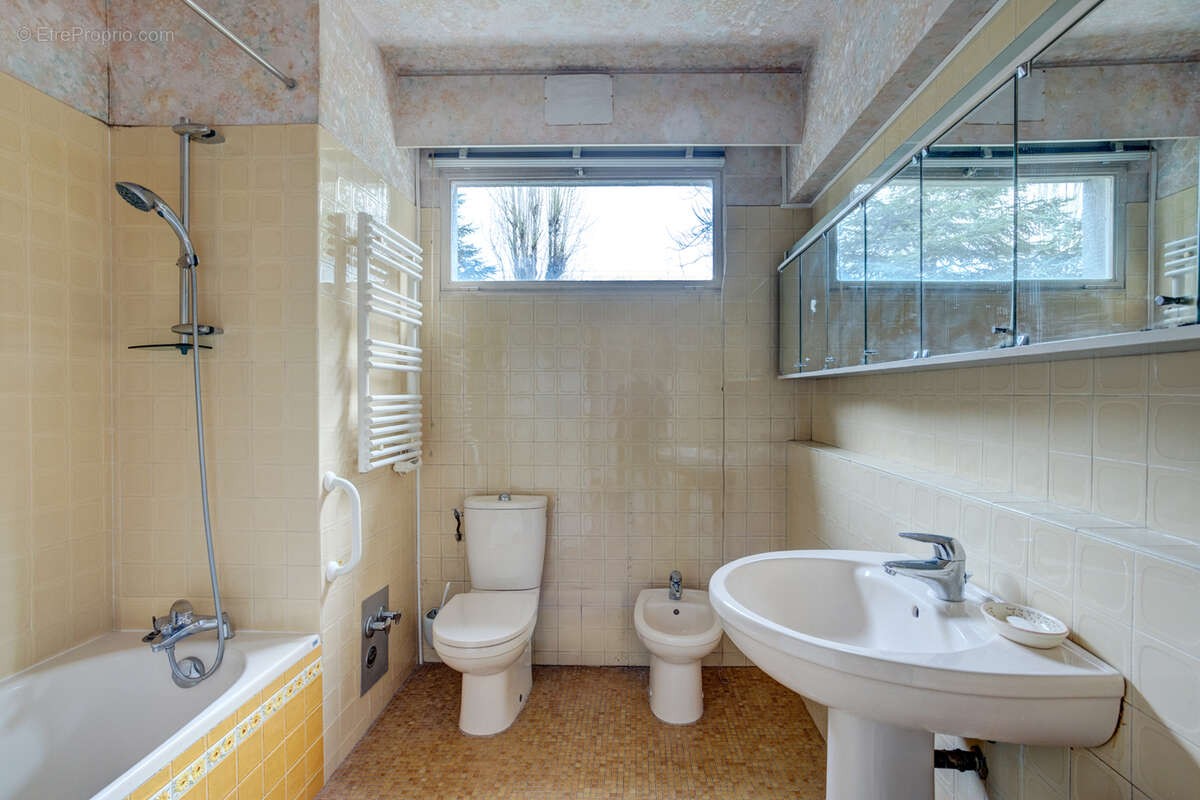 Appartement à VILLE-D'AVRAY