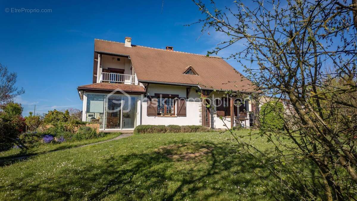 Maison à VARENNES-VAUZELLES