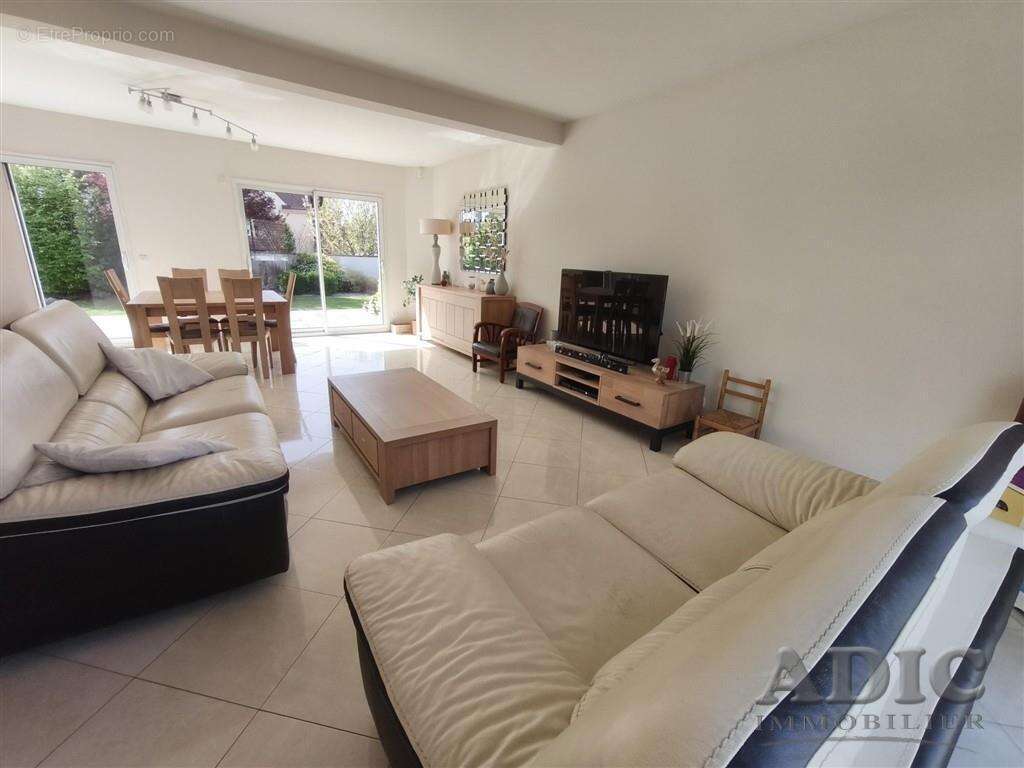 Maison à MOUSSY-LE-NEUF