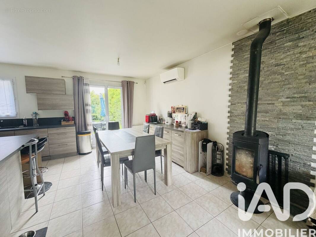 Photo 1 - Maison à MENNECY
