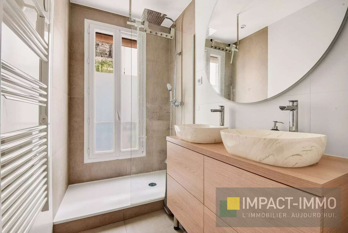 Appartement à PARIS-18E