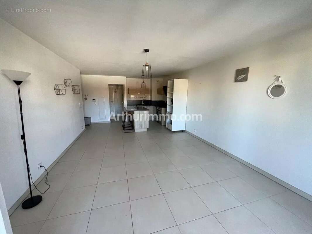 Appartement à COGOLIN