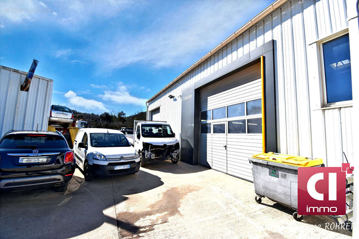 Commerce à SAINTE-ANASTASIE-SUR-ISSOLE