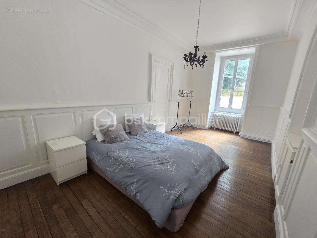 Magnifique appartement T3 de 101m² avec place de parking privative et cave en hypercentre ville de Nevers - photo 13