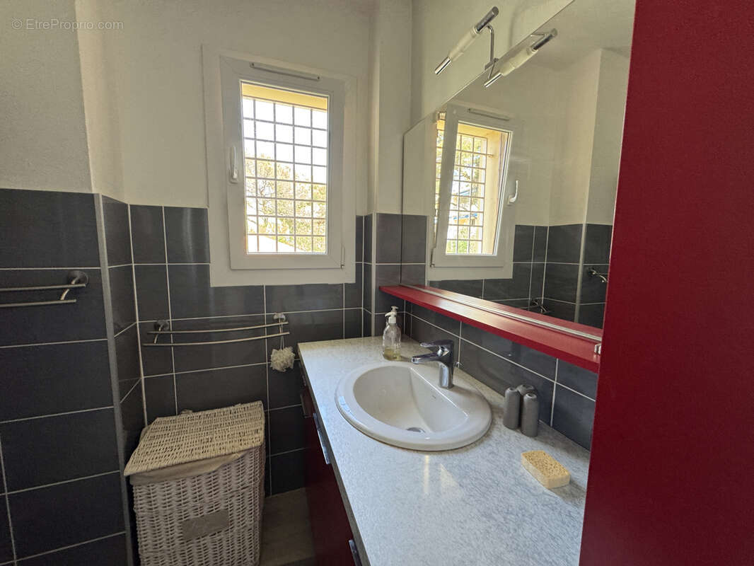 Appartement à BORMES-LES-MIMOSAS