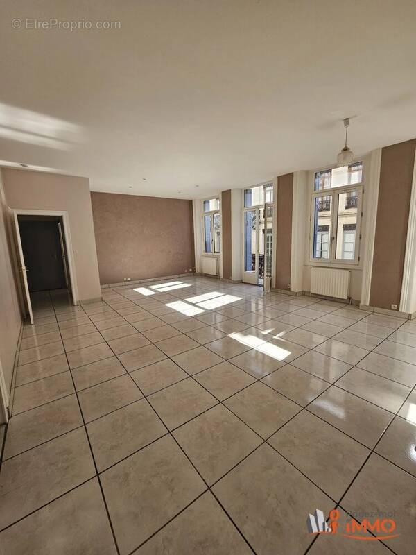 Appartement à SAINT-ETIENNE