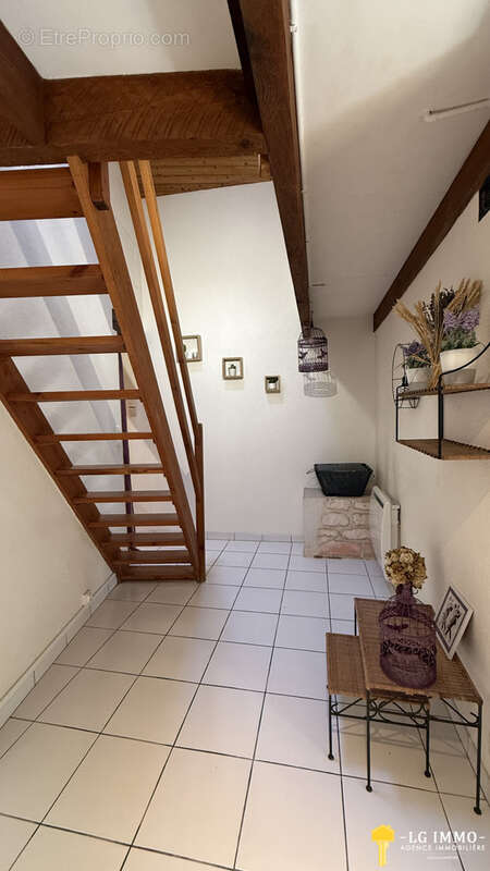 Maison à BRIE-SOUS-MORTAGNE