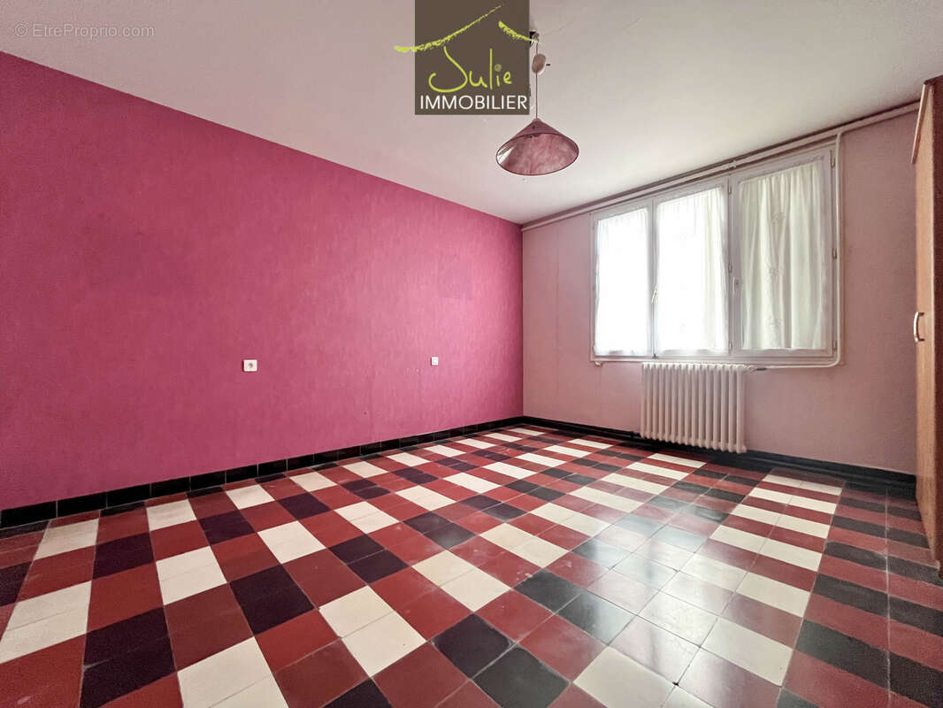 Maison à NUEIL-LES-AUBIERS