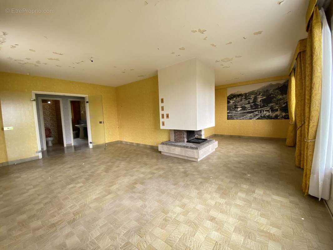 Maison à BEAUNE-LA-ROLANDE