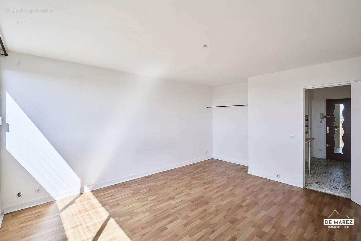 Exclusivite : studio au pied du metro ! - photo 3
