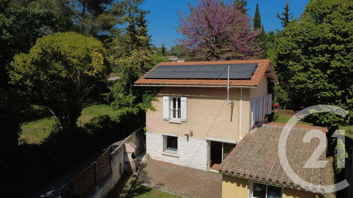 Maison à ROQUEFORT-LES-PINS