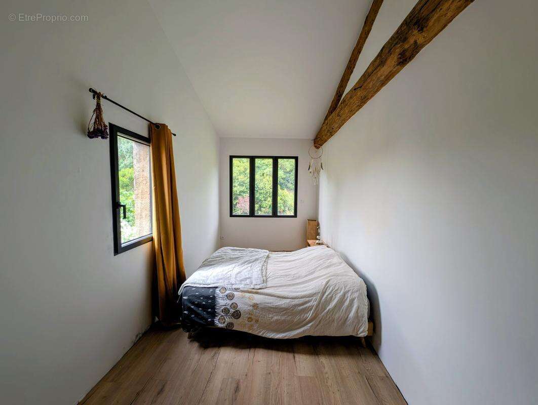 Maison de ville de caractère à fort potentiel - photo 10