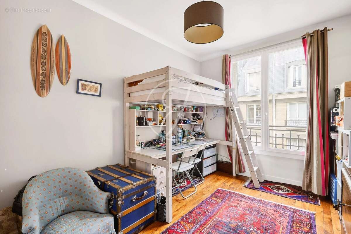 Appartement à PARIS-16E
