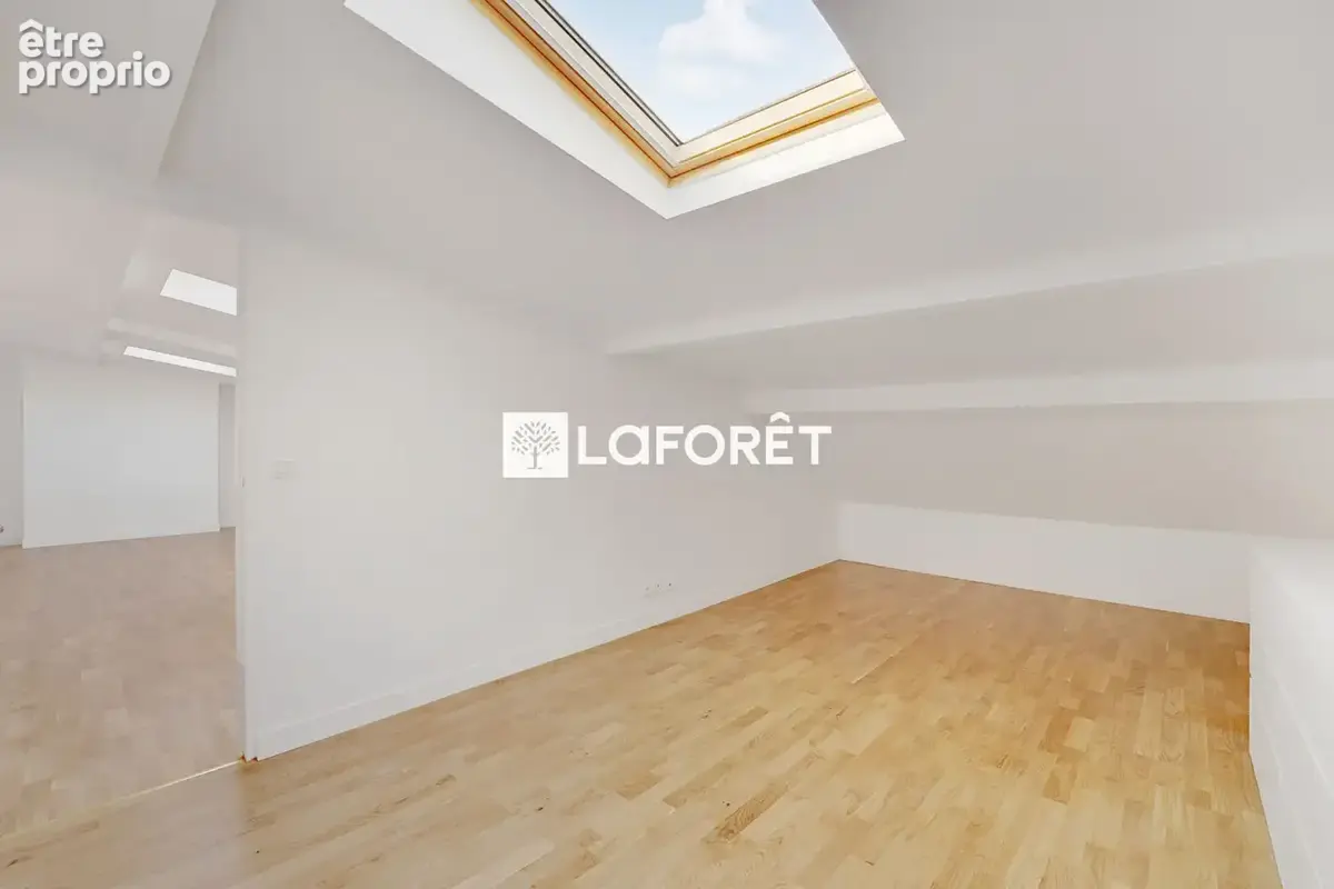 Appartement T5 atypique de 123m2 . Lumineux et calme au dernier étage d'une jolie copropriété. - photo 7